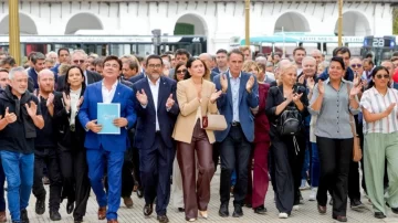 Frente unido de intendentes: masivo reclamo por el recorte de fondos y el estado de las rutas