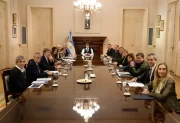 Milei empoderó a Adorni en una cumbre de Gabinete clave para el futuro del Gobierno
