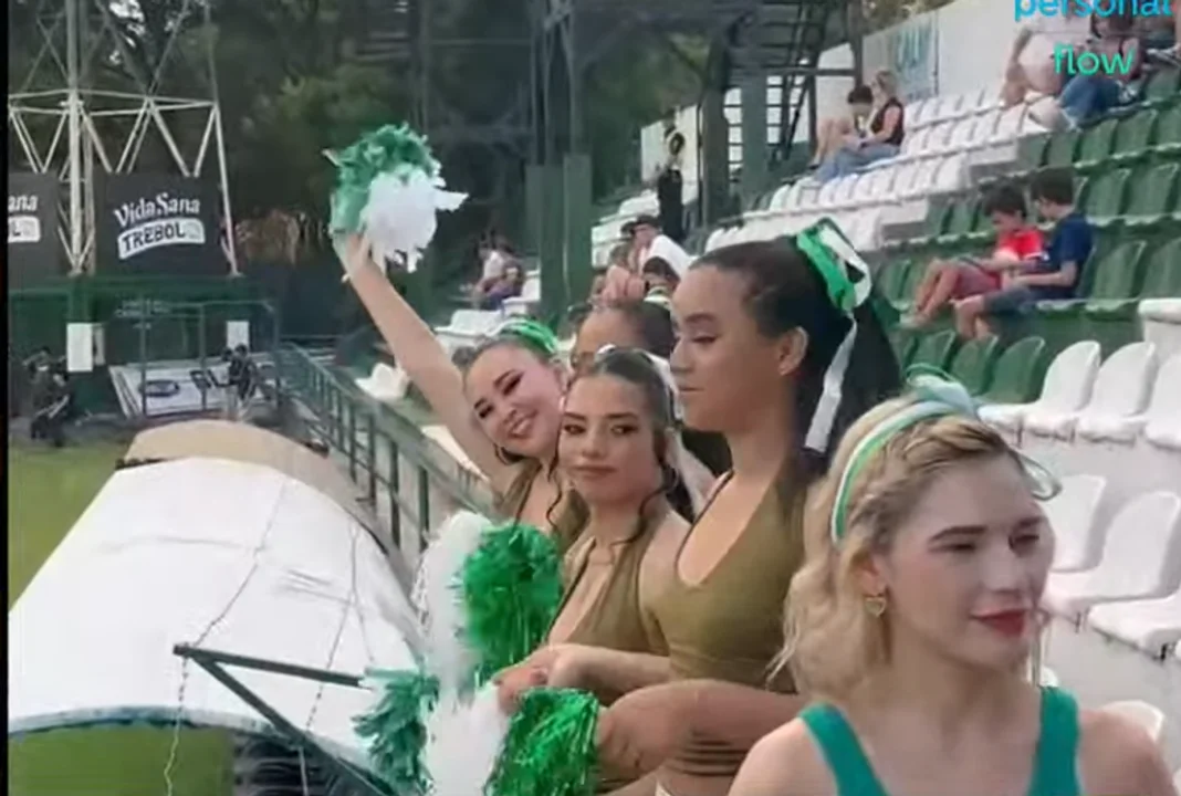 Polémica en Paraguay: vuelven las porristas a un club de fútbol y reavivan el debate de género