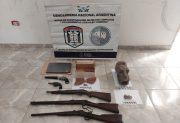 Secuestran restos arqueológicos y armas en una vivienda de Córdoba