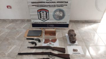 Secuestran restos arqueológicos y armas en una vivienda de Córdoba