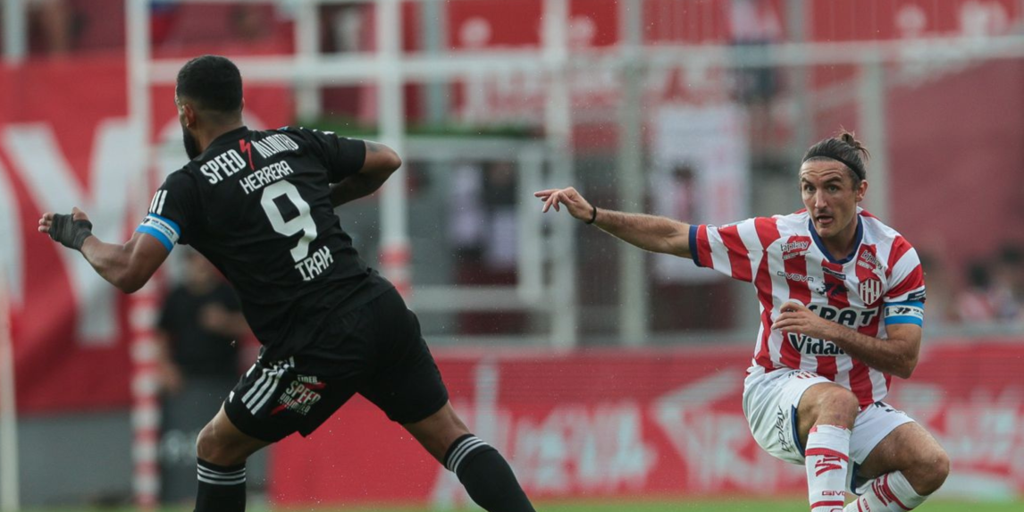 Unión venció a Riestra y se mete en la pelea