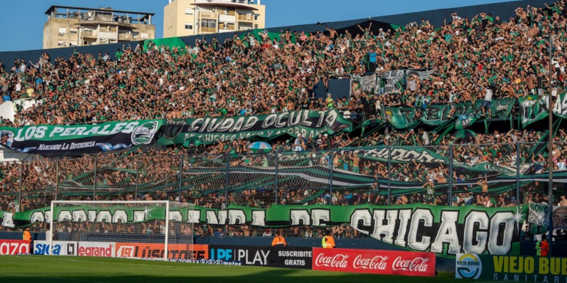 Volvieron los visitantes: prueba piloto en Quilmes vs Chicago
