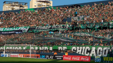 Volvieron los visitantes: prueba piloto en Quilmes vs Chicago