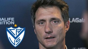 Momento viral: Guillermo Barros Schelotto corrigió a un periodista en plena conferencia