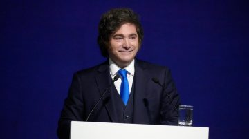 Milei citó el trabajo de un académico para justificar la inflación; el autor lo cruzó y le pidió “leerlo bien”