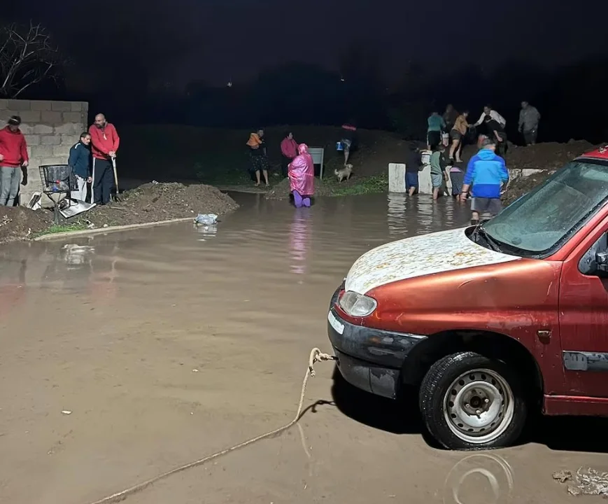Familias piden ser rescatadas tras quedar atrapadas por el temporal en Tucumán