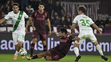 Lanús se quedó con el clásico ante Banfield con un gol agónico