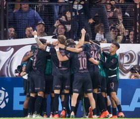 Platense venció a Independiente Santa Fe y sueña con la clasificación