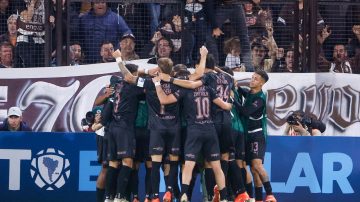 Platense venció a Independiente Santa Fe y sueña con la clasificación