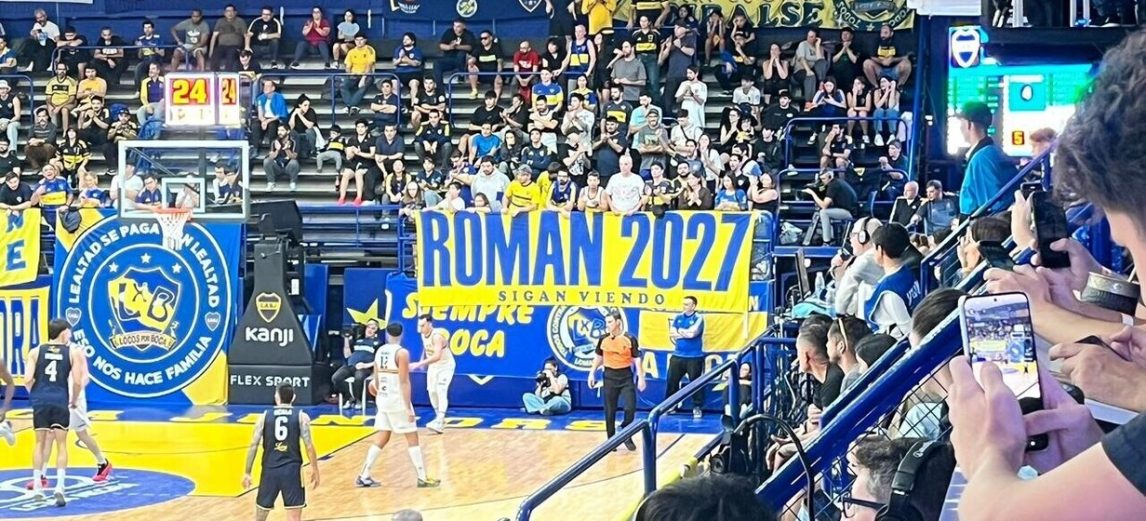 “Román 2027”: la bandera con mensaje electoral que apareció en pleno partido de Boca