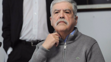 Julio De Vido fue internado por una arritmia y hay preocupación por su salud