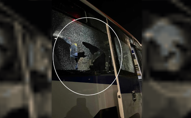 Terribles ataques a los micros de Boca que trasladaban de regreso a los hinchas desde Chile