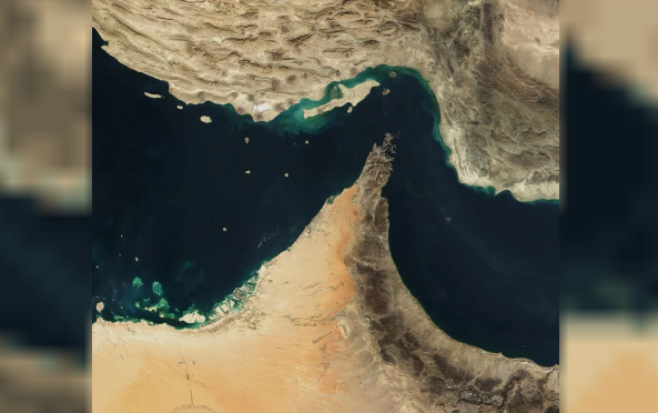 Tajante amenaza de Irán: considerarán “colaboradores del enemigo” a cualquier buque que se acerque el estrecho de Ormuz