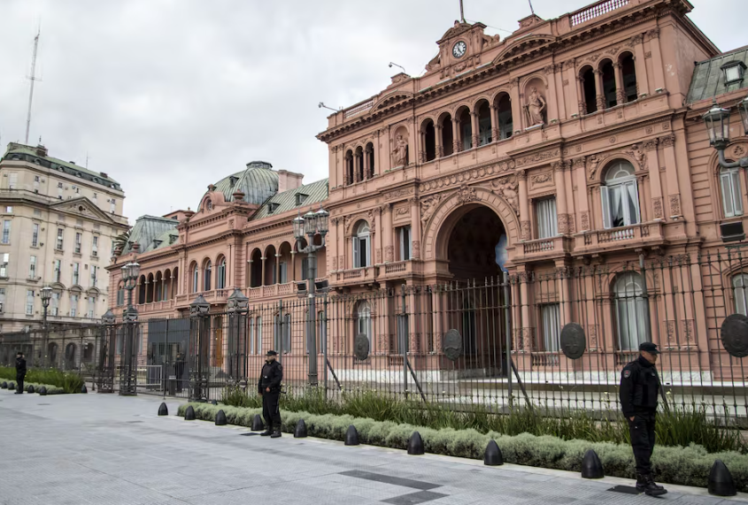 El Gobierno prohibió este jueves el ingreso de la prensa acreditada a la Casa Rosada
