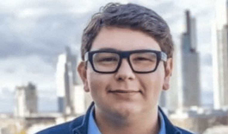 Quién es el tuitero libertario de apenas 23 años que fue designado como subgerente de Nucleoeléctrica Argentina