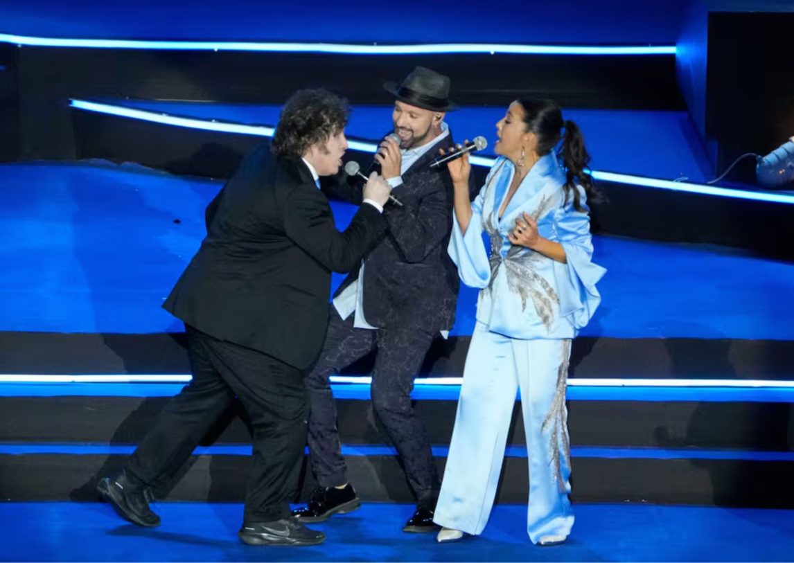 Javier Milei volvió a subirse al escenario: cantó Libre durante el ensayo de la ceremonia del Día de la Independencia de Israel