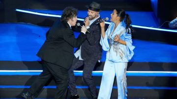 Javier Milei volvió a subirse al escenario: cantó Libre durante el ensayo de la ceremonia del Día de la Independencia de Israel