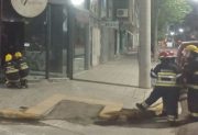 Un cortocircuito en un aire acondicionado provocó un incendio en una conocida pastelería