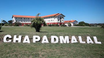 Conflicto en Chapadmalal: la Justicia ordenó el desalojo de los hoteles y escala la tensión por su privatización