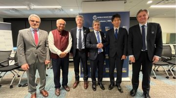 Cierre de gira: Caputo selló acuerdos clave con el Banco Mundial y el MIGA para refinanciar deuda