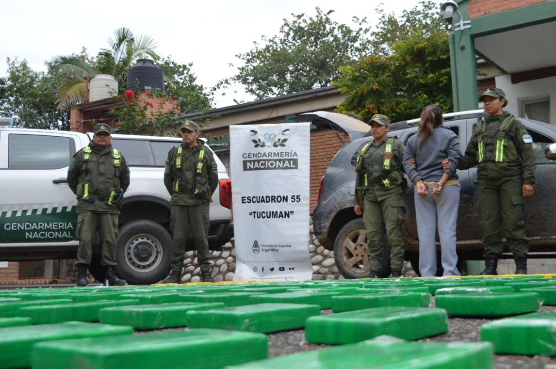 Intentaron escapar de un control y llevaban más de 240 kilos de cocaína
