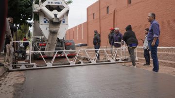 Nediani visitó el avance de la obra de pavimentación de calle Tierra del Fuego
