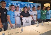 Central Argentino presentó su nueva indumentaria para la temporada