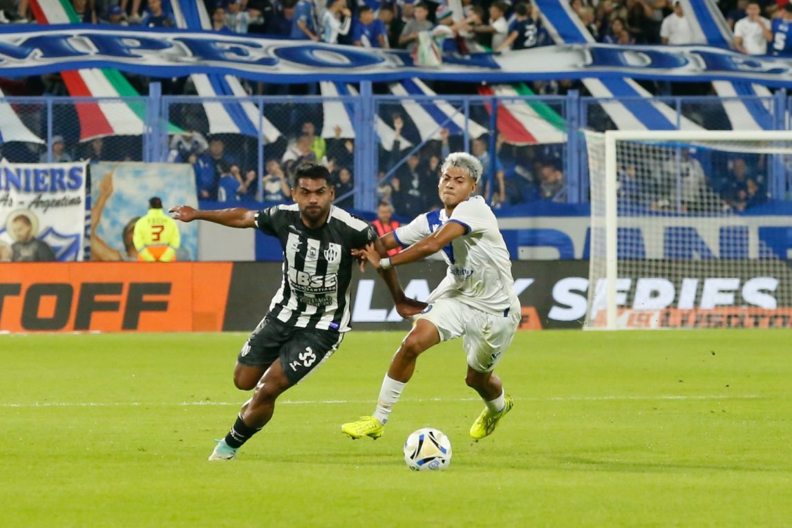 Central Córdoba cayó ante Vélez y se complica