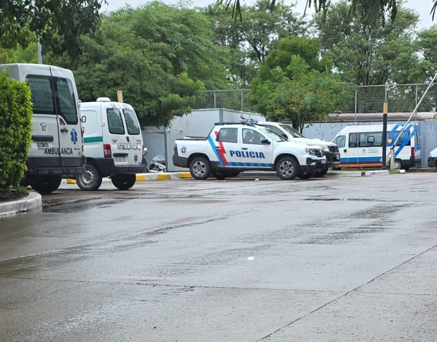 Choque y misterio en la Ruta 51: dos salteños se accidentaron y pidieron no ser hospitalizados; tenían una mochila con dinero y droga