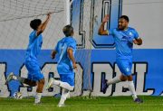 Central Argentino goleó a Banfield y sigue firme