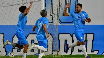 Central Argentino goleó a Banfield y sigue firme