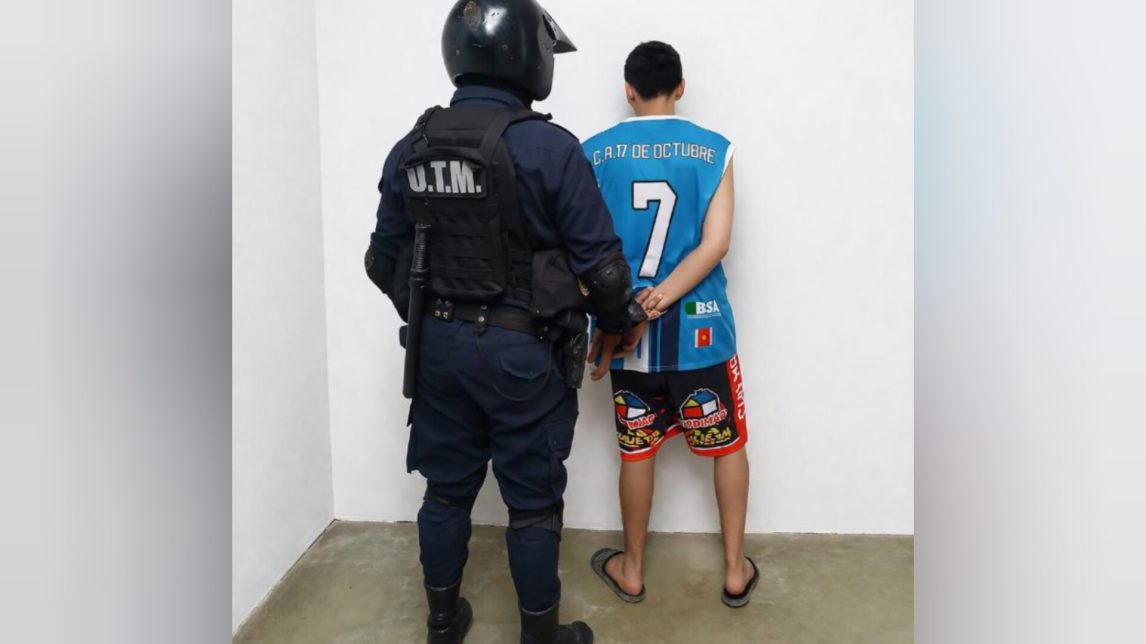 Estaba detenido por tentativa de homicidio, le dieron prisión domiciliaria y lo detuvieron por provocar incidentes en la calle