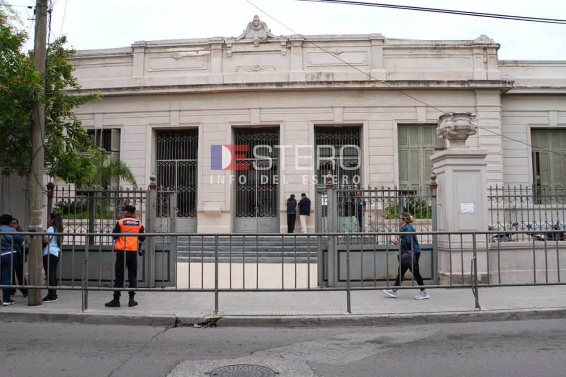 “Hay aulas con apenas cuatro alumnos”: las amenazas de tiroteo provocaron 60% de ausentismo en el Colegio Nacional