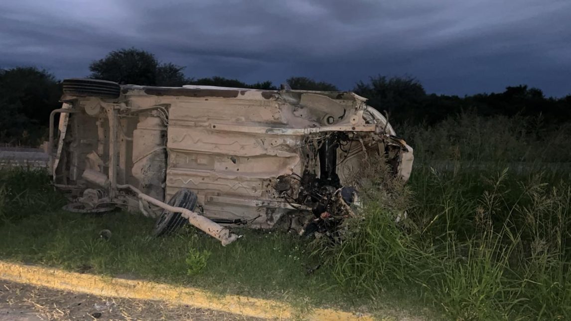 Vuelco en la Costanera Nueva: un hombre de 68 años resultó ileso tras chocar contra una rotonda