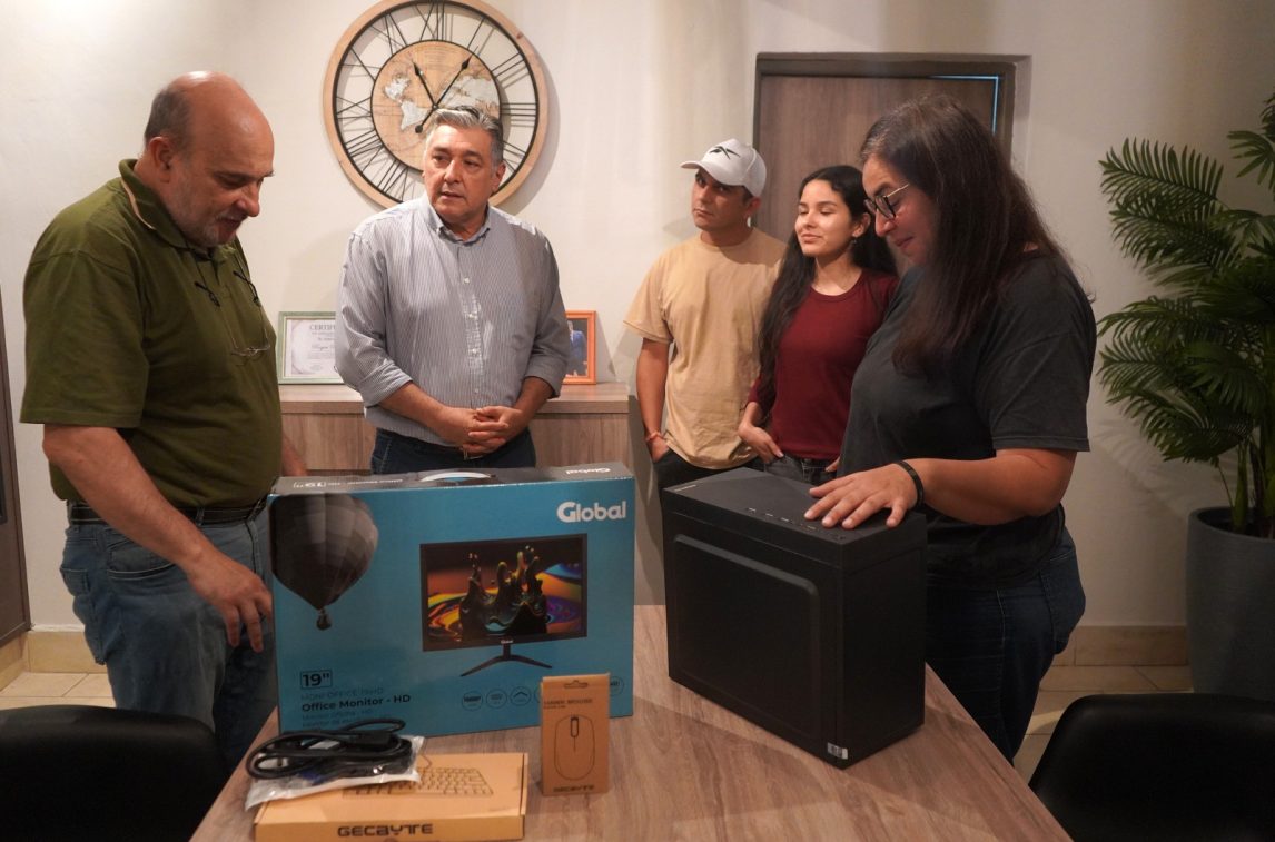 Entregaron nuevo equipamiento informático a la Biblioteca Juan Bautista Alberdi