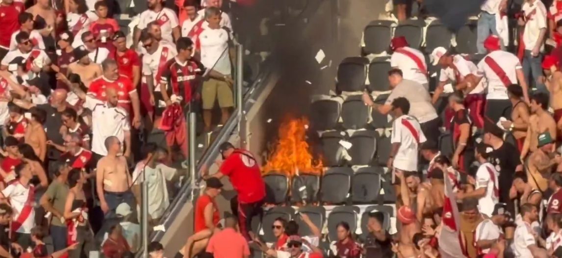 Incendio en el Monumental tras el recibimiento de River en el Superclásico