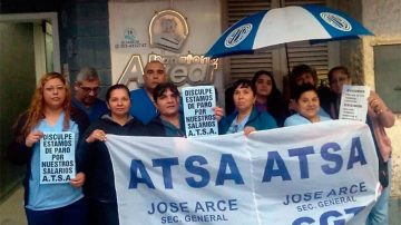 Por atraso en los pagos, trabajadores del Sanatorio Alvear realizan un paro de 24 horas 