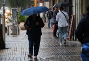 Santiago bajo alerta amarilla por lluvias y tormentas: cuáles son todas las localidades afectadas y cómo estará el tiempo este domingo