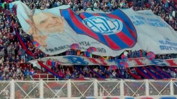 San Lorenzo homenajeó al Papa Francisco a un año de su fallecimiento