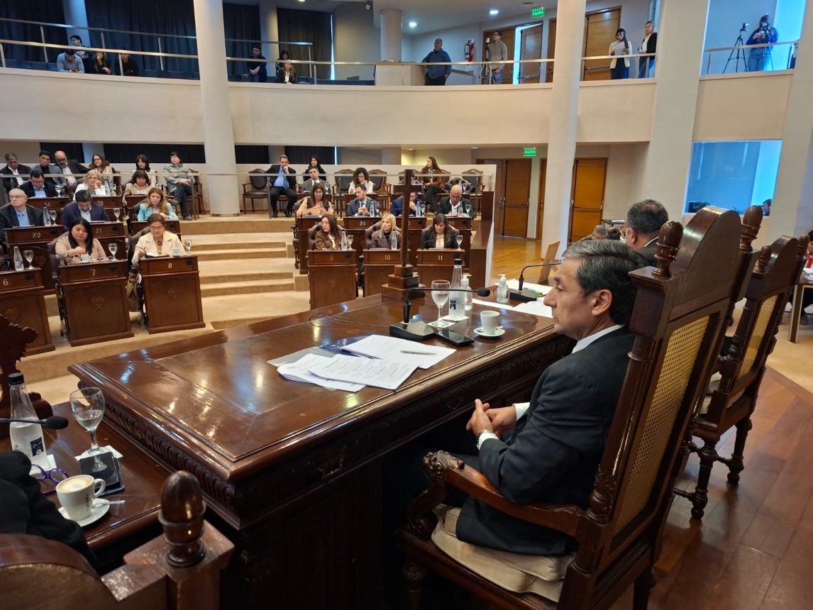 La Legislatura provincial rindió un histórico homenaje al Papa Francisco a un año de su partida