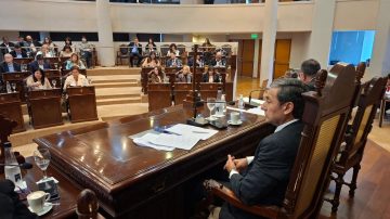 La Legislatura provincial rindió un histórico homenaje al Papa Francisco a un año de su partida