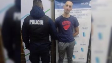 Insólito: un hincha se metió en cámara en pleno partido y terminó detenido