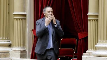 Adorni puso en venta un departamento en La Plata, tasado en 95.000 dólares