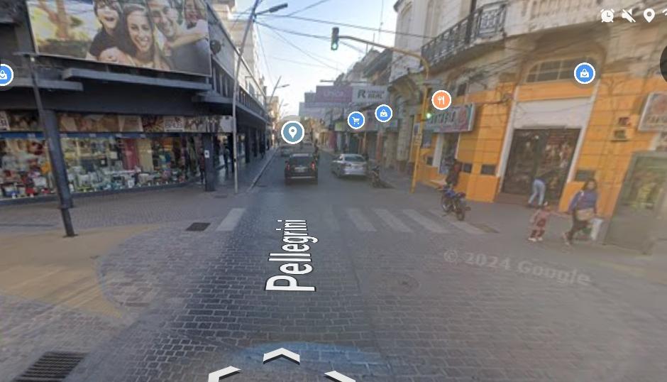 Policía y peatón terminaron detenidos tras una pelea por confuso episodio en pleno centro