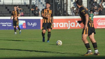 En el debut de Mazzón, Mitre se trajo un valioso punto ante Chaco For Ever