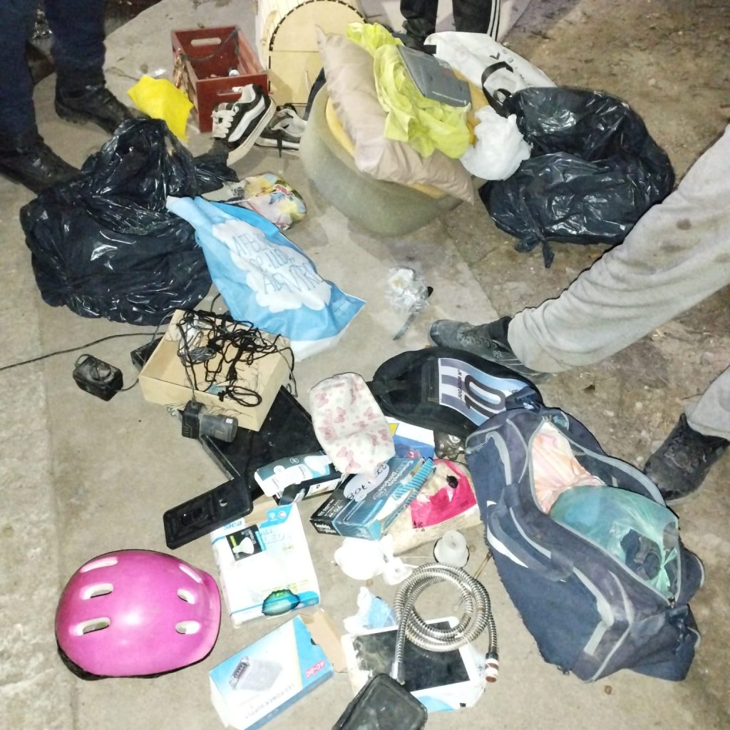 Demoran a dos sujetos con elementos de dudosa procedencia en La Banda