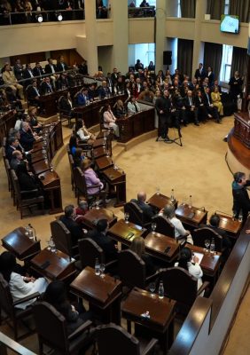 Elías Suárez brindó su primer mensaje anual