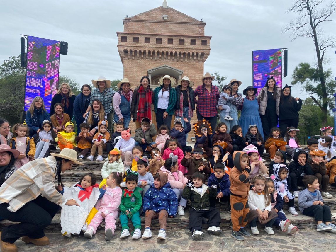 El CEF San Francisco de Asís brilló en su tradicional bendición de mascotas