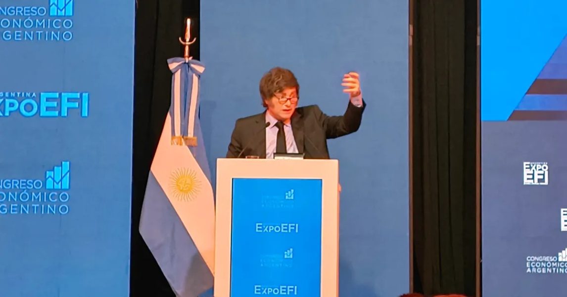 Milei trató de “grupo despreciable” a los periodistas